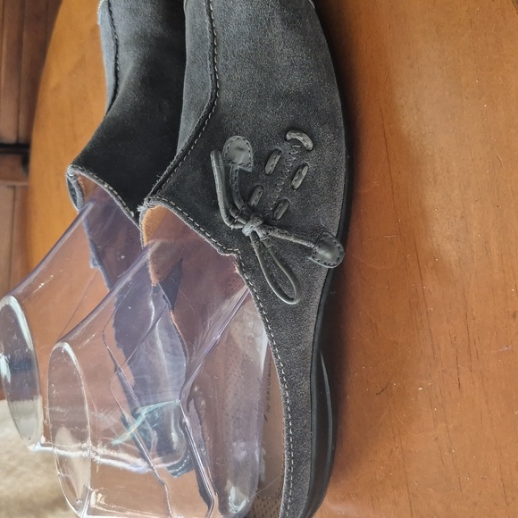 Naturalizer Gray Suede Loafers. Size 9.5 - Picture 2 of 5